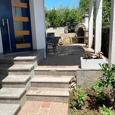 Haus Vantea Apartment *